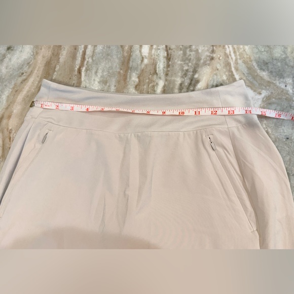 Women’s ATHLETA SoHo skort in Abalone- Size 2 - Picture 9 of 10